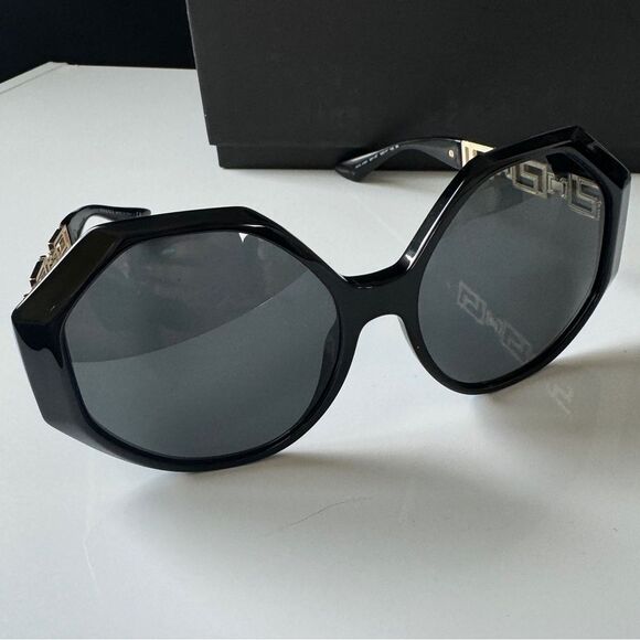 Versace 0VE4395 59MM Black Geometric Gold Trim Oversized Sunglasses Italian NEW main image 9